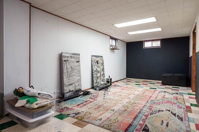 Building Photo - 3 Bedroom 2 Bathroom Home in Turner School District