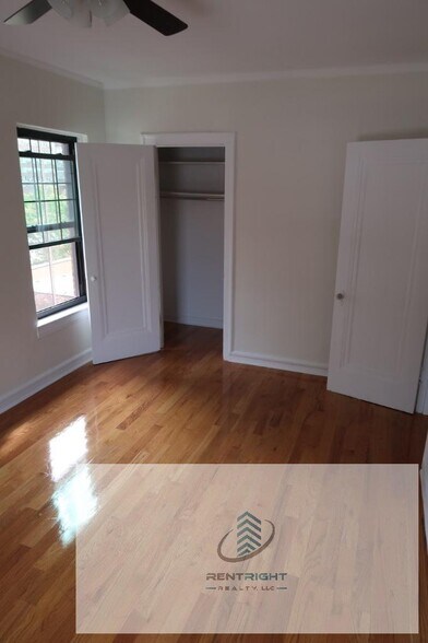 Building Photo - 426 W Briar Pl