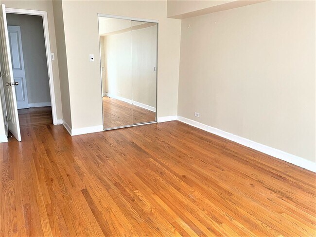 Building Photo - 4180 N Marine Dr