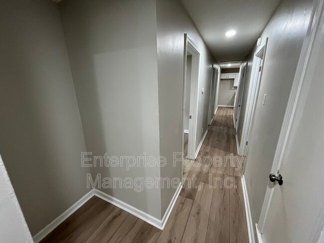 Building Photo - 865 Haynes St