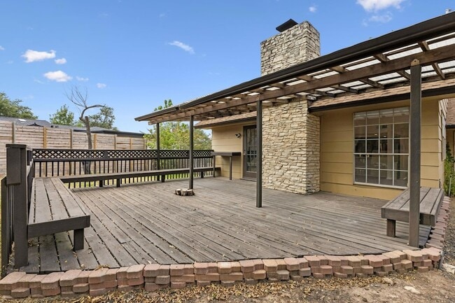 Building Photo - 4303 Rimdale Dr