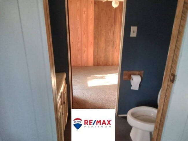 Building Photo - 8910 Via Ln