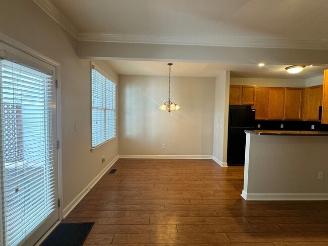 Building Photo - 2 Bedroom, 2 1/2 Bath Townhouse in Raleigh...