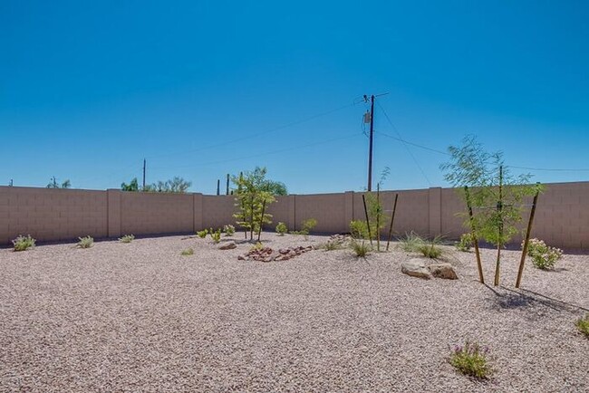 Building Photo - This stunning single-story home!