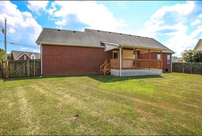 Building Photo - 4650 Hammock Dr