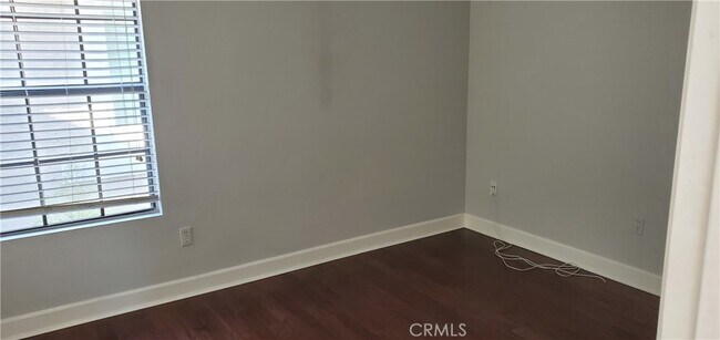 Building Photo - 3 Lakepines-
