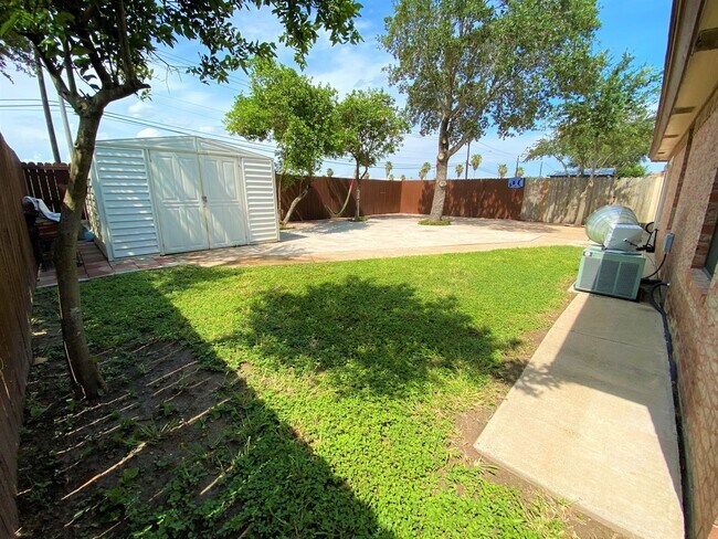 Building Photo - 3Bed/2 Bath Well kept and Upgraded! ( Mcallen TX )