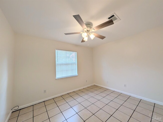 Building Photo - 5086 Yacht Harbor Cir