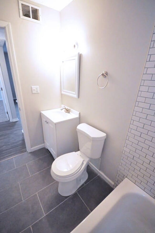 Building Photo - 1332 Courtland Ave