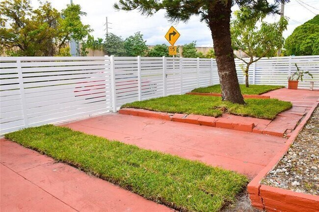 Building Photo - 5715 NW 6th Ave