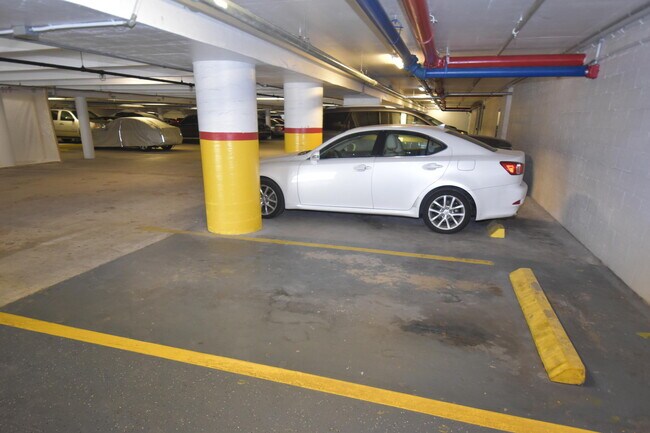 Building Photo - 525 N Ocean Blvd