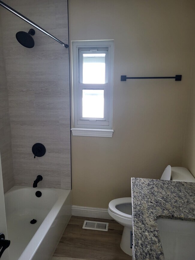 Building Photo - 3765 Elliott St