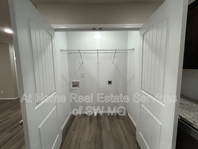 Building Photo - 704 Watermill Cir