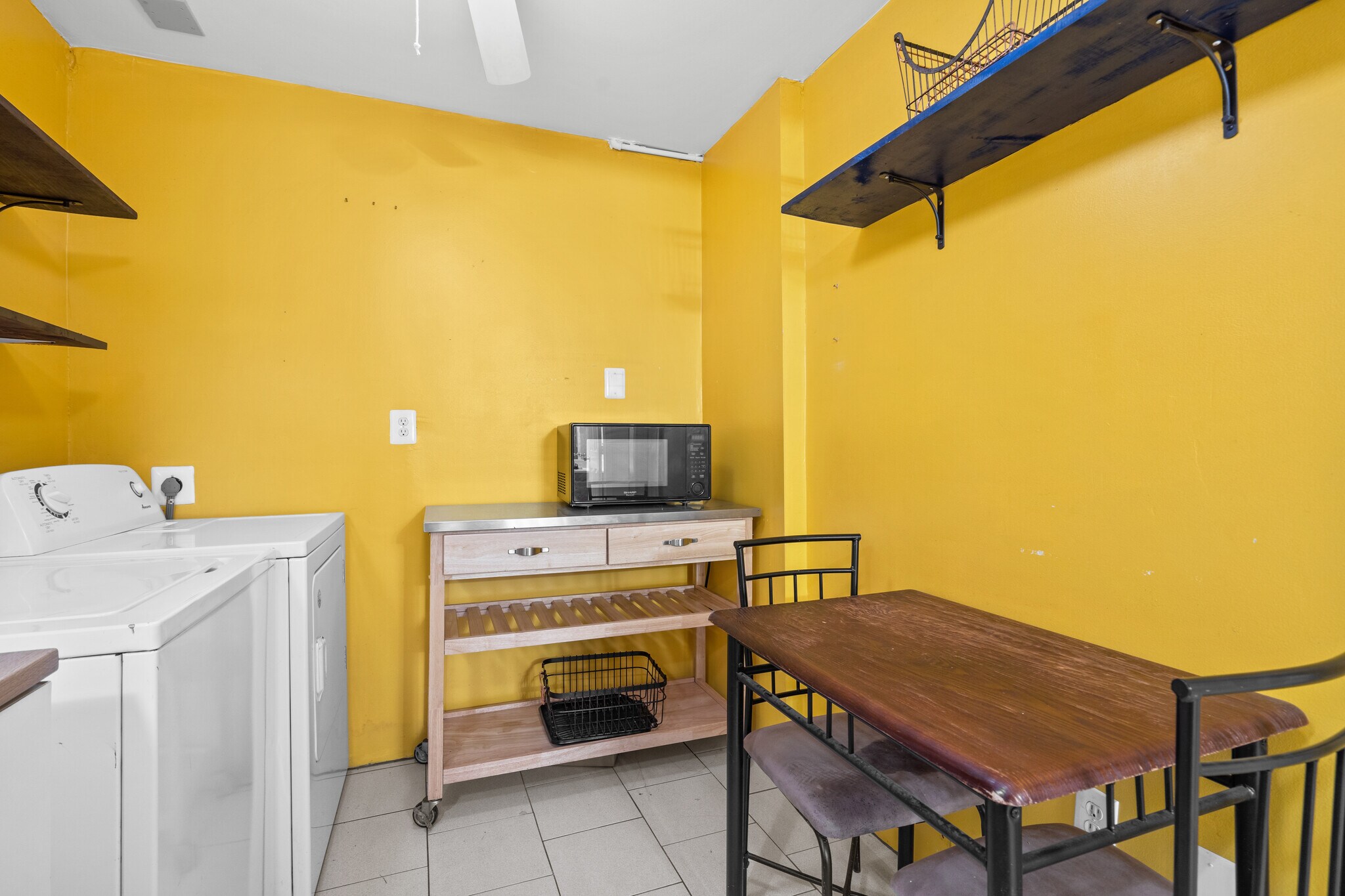 Building Photo - 7417 Wilma Ln