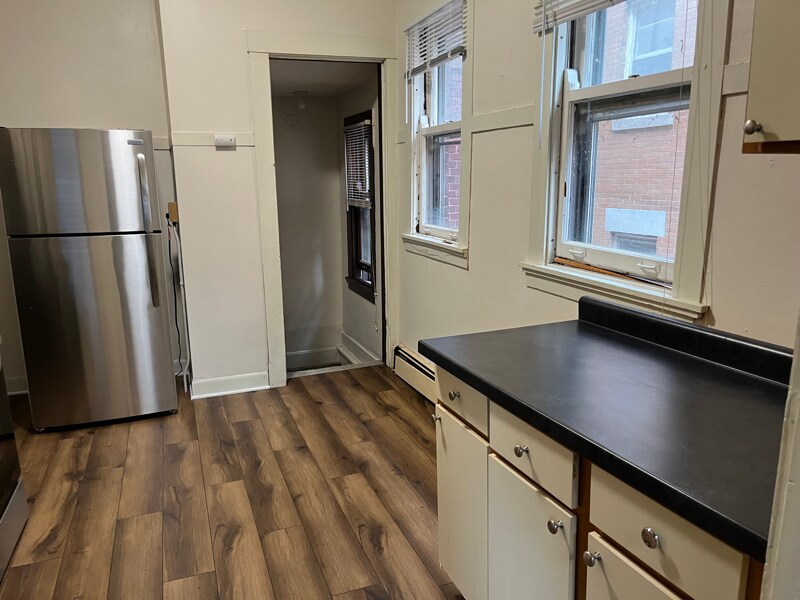 Building Photo - 149 E Gilman St