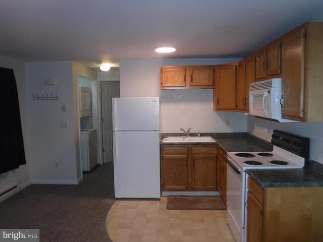 Building Photo - 12 S Main St