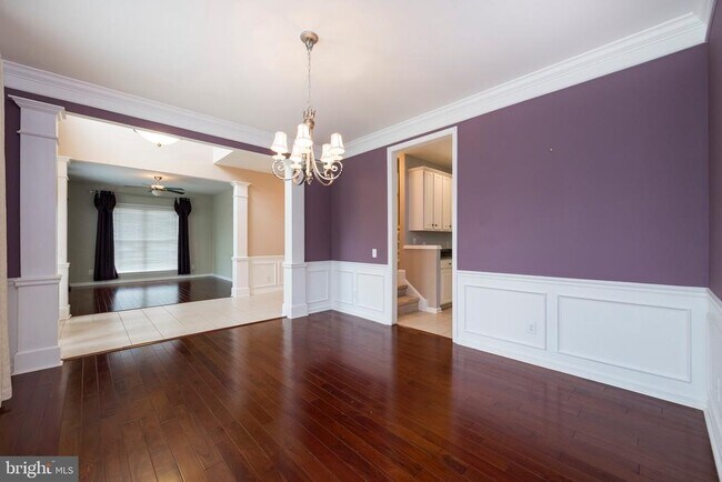 Building Photo - 311 Elmhurst Dr