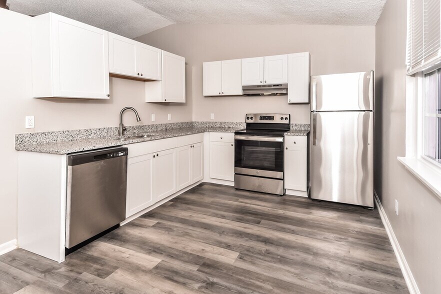 Building Photo - 7254 Pinedale Dr