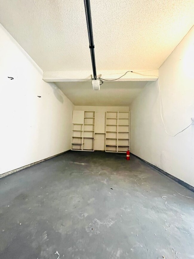 Building Photo - Todd Ranch Condo Welcome to the Todd Ranch Condo, 3-bedroom, 2-bathroom home located in the vibra...