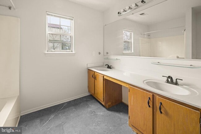 Building Photo - 7637 Seans Terrace