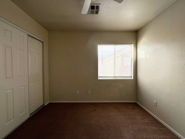 Building Photo - Beautiful 2 story single family house