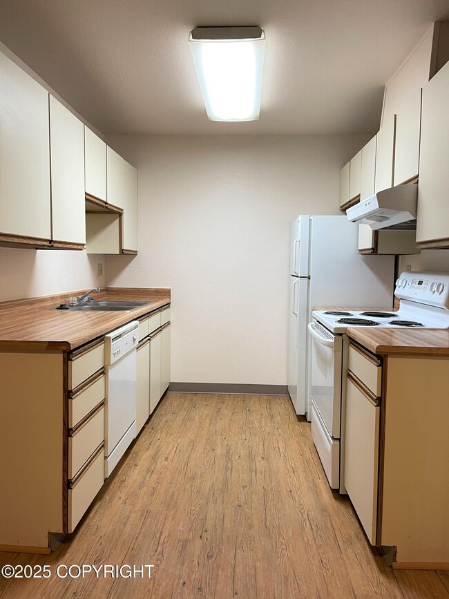 Building Photo - 3560 W Dimond Blvd