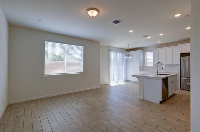 Building Photo - 6313 E Meritage Dr