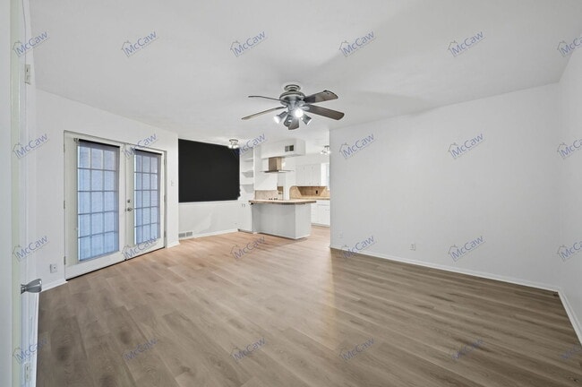 Building Photo - 705 Scottsdale Dr