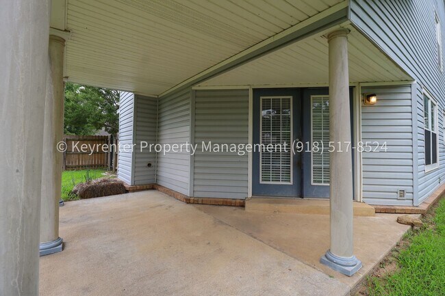 Building Photo - 3 Bed | 2.5 Bath in Jenks!