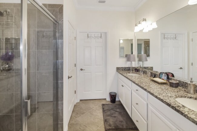 Building Photo - 9937 Haze Dr