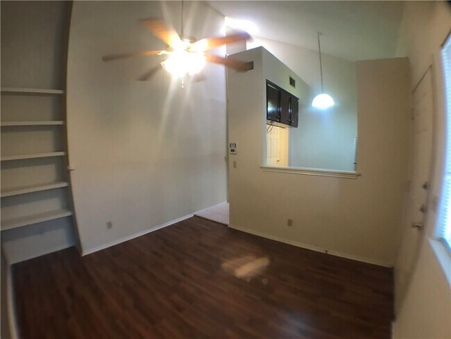 Building Photo - 4411 W Guadalupe St