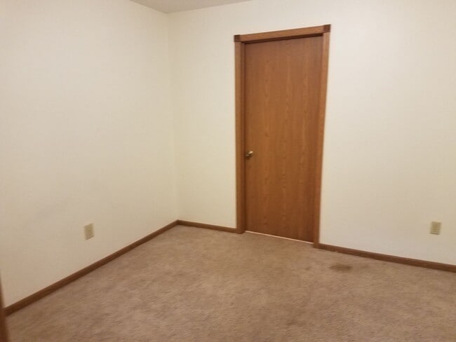 Building Photo - kb1820