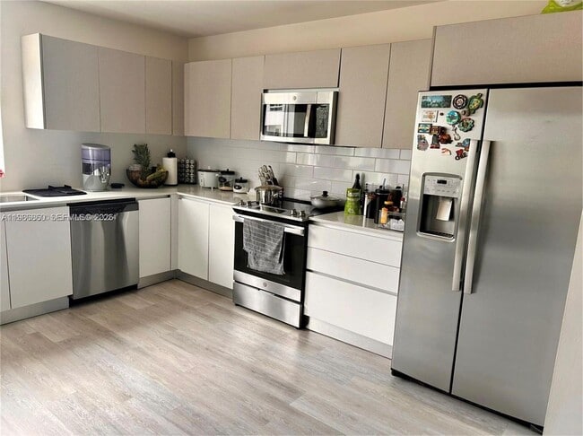 Building Photo - 2561 NE 193rd St