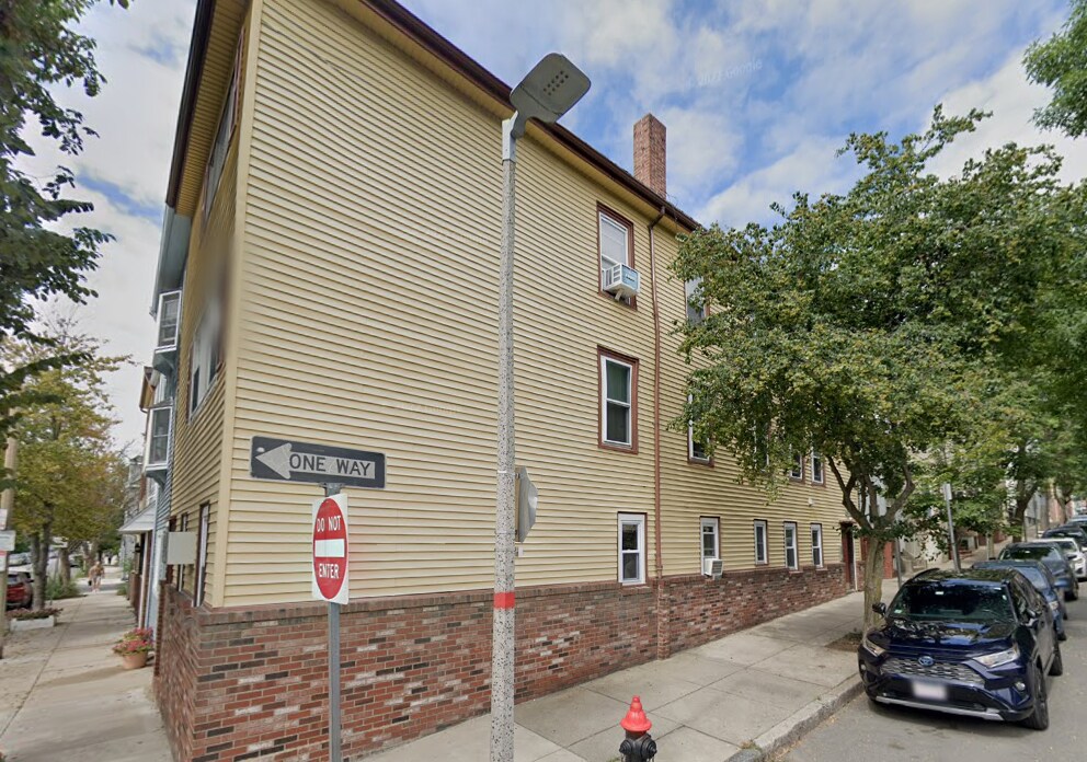 Building Photo - 2 Cottage St