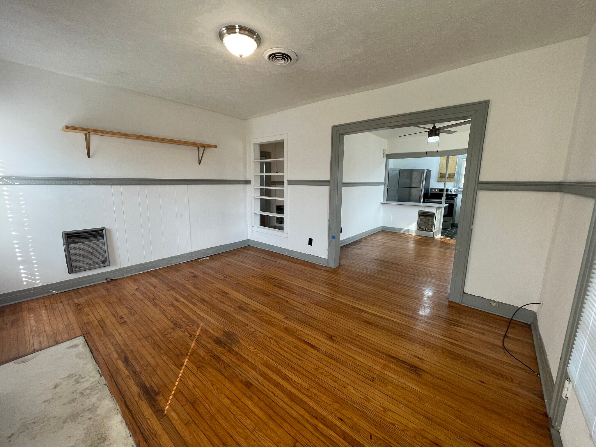 Building Photo - 403 Martin Ave