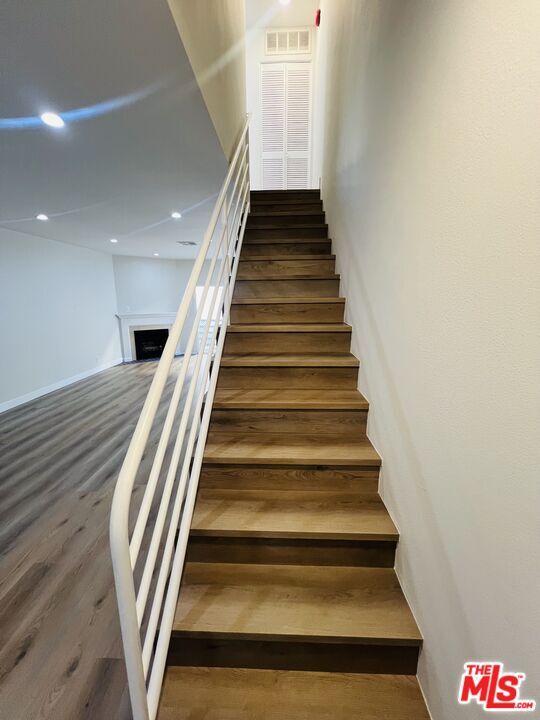 Building Photo - 11738 Mayfield Ave