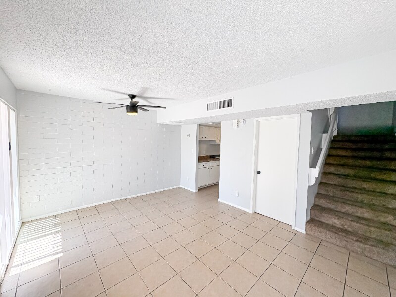 Building Photo - 6802 N 17th Ave