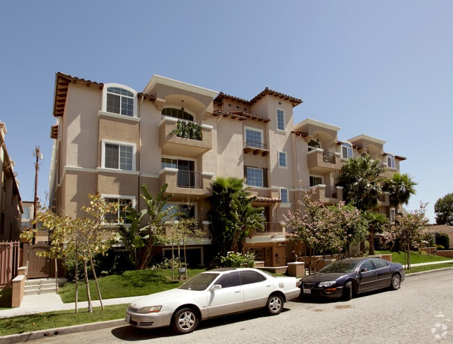 7070 Flight Ave - Flight Ave Apartments
