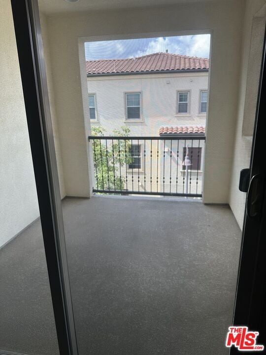 Building Photo - 72 Capricorn