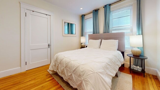 Building Photo - 39 Clay St