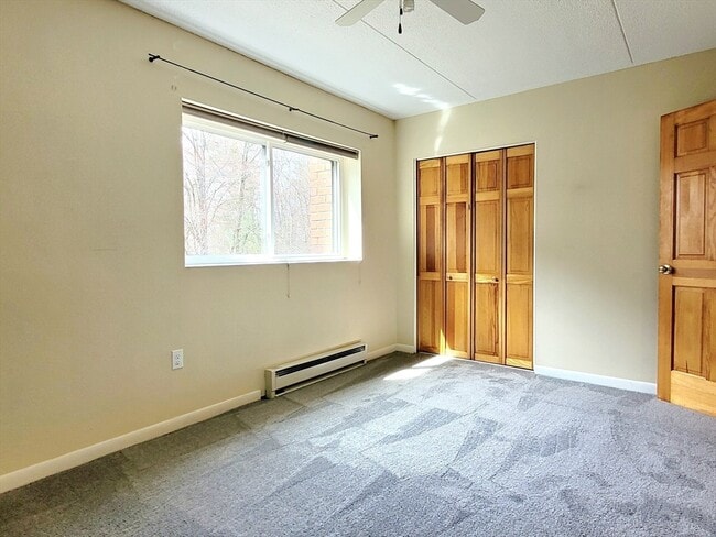 Building Photo - 49 Windsor Dr