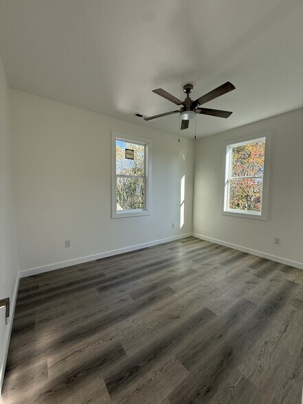 Building Photo - 631 Morreene Rd