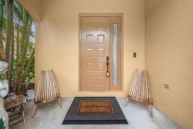 Building Photo - 123 Wakulla Springs Way