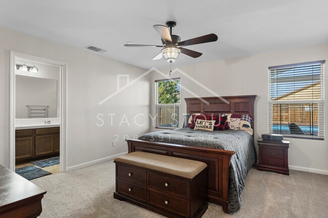 Building Photo - 1385 Deerwood St