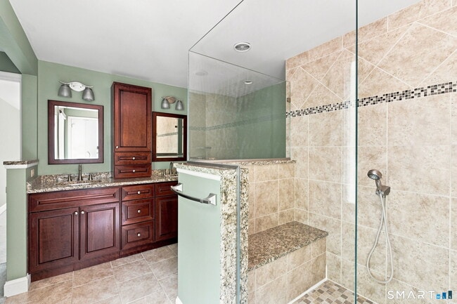 Building Photo - 40 Rockledge Dr