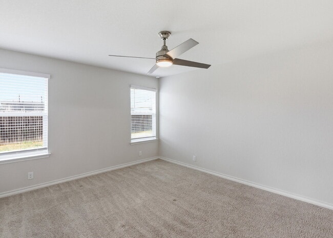 Building Photo - Spacious 4 Bedroom Home with Covered Patio in Red River Ranch