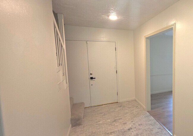 Building Photo - 3312 S Graystone Pl