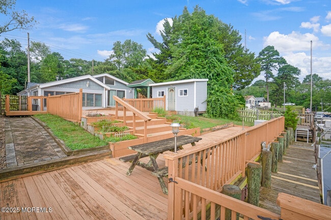 Building Photo - 9 Admiral Dr
