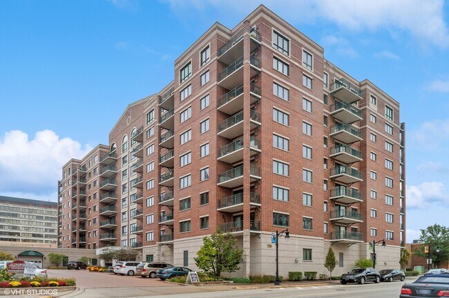 Primary Photo - 750 Pearson St