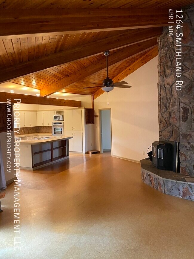 Building Photo - Peaceful Estate - 4 Bedroom 3.5 Bath